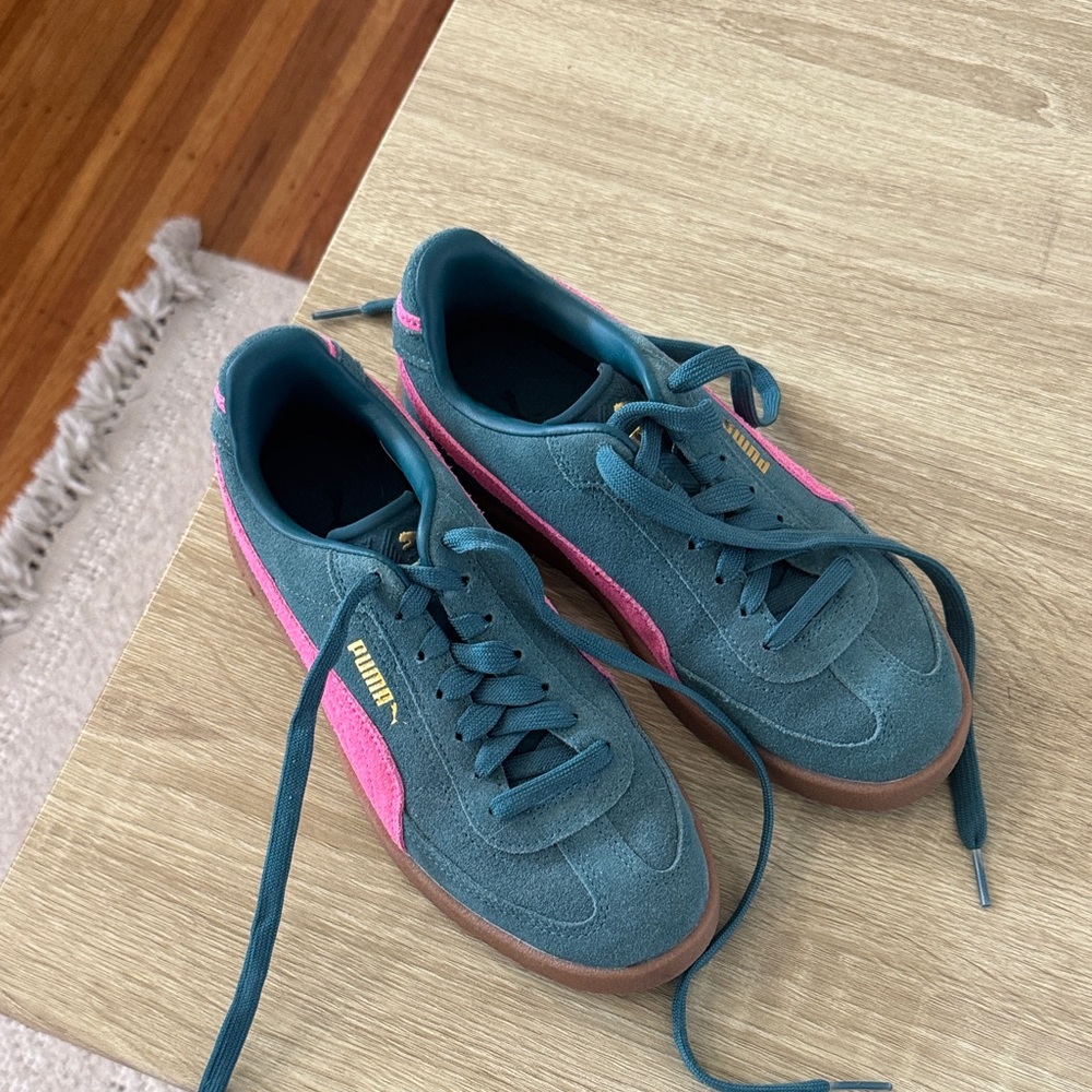 Puma Sneakers